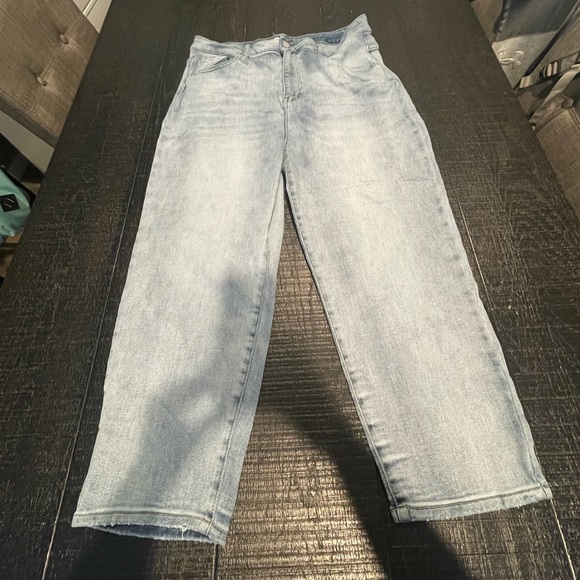 Risen Jeans - Picture 1 of 2